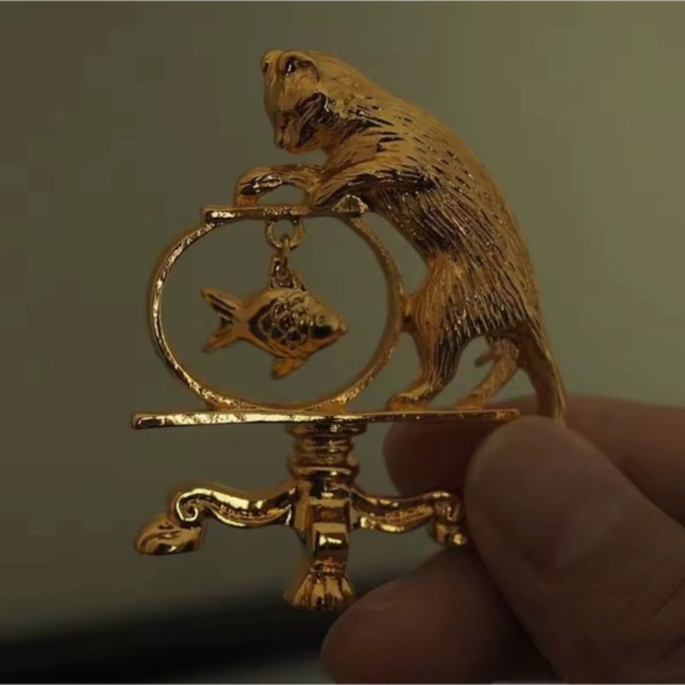 Vintage‎ Style Gold Cat & Fish Brooch Pin – Animal Design, Collectible Jewelry